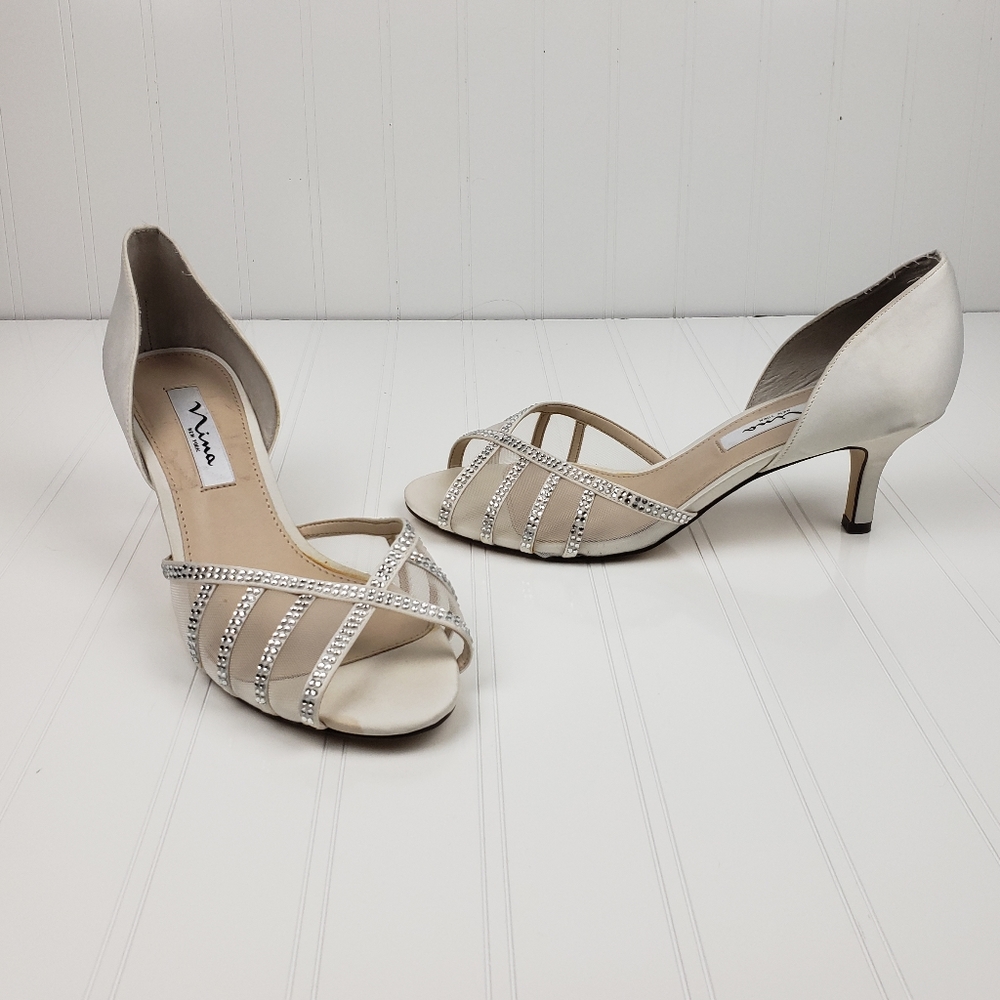 Nina Corita off white satin pump shoes